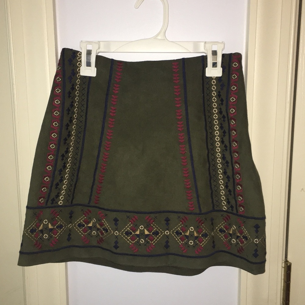 Abercrombie & Fitch green stitched skirt. Size 00